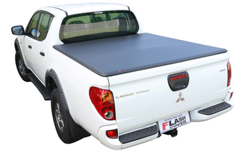 Krycí plachta na karoserii karavanu Mitsubishi L200 2010-2015